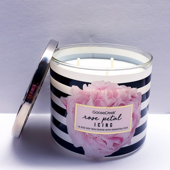 Goose Creek ROSE PETAL ICING Large 3-Wick Candle, 14.5 oz - Picture 2 of 5